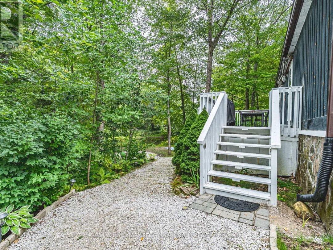 7498 ISLAND CRESCENT, 