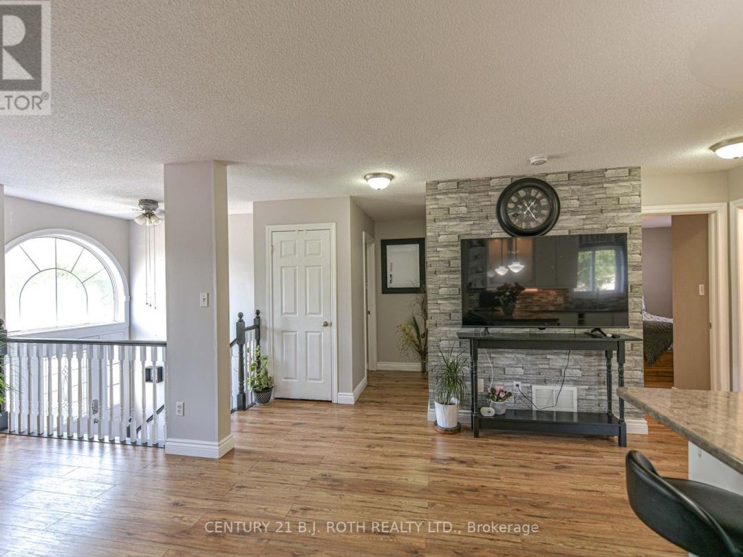 7576 CRONK SIDE ROAD, 