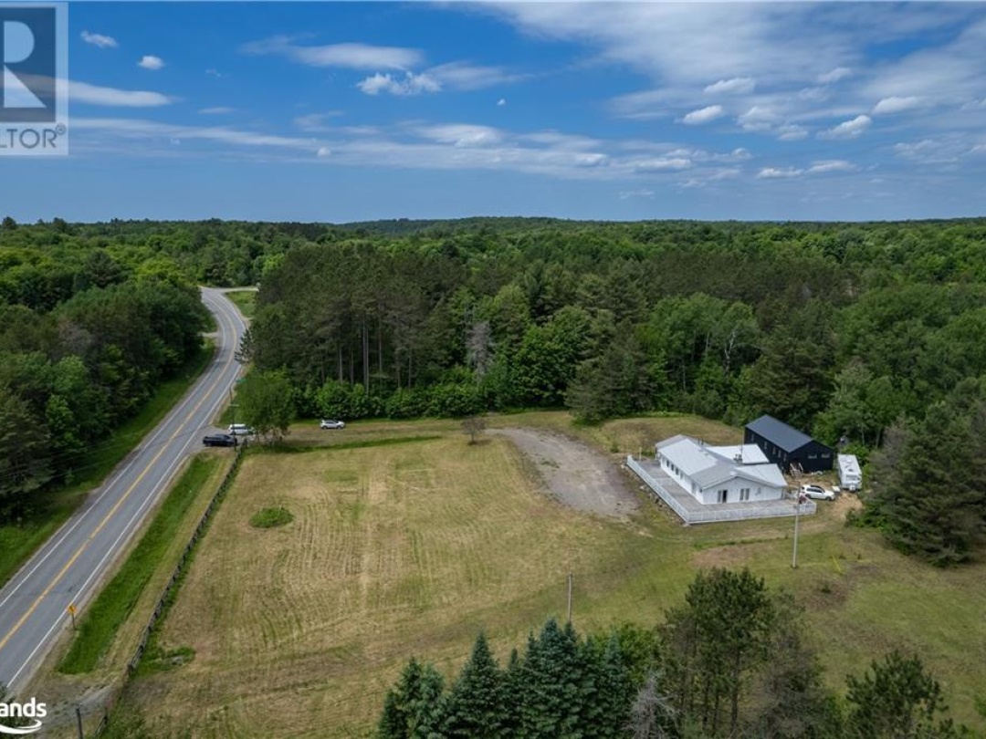 2186 Highway 141, Utterson