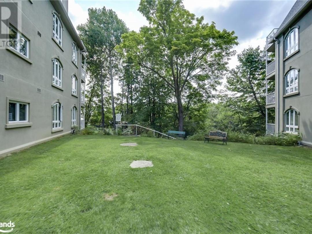 31 Dairy Lane Unit# 401, Muskoka River