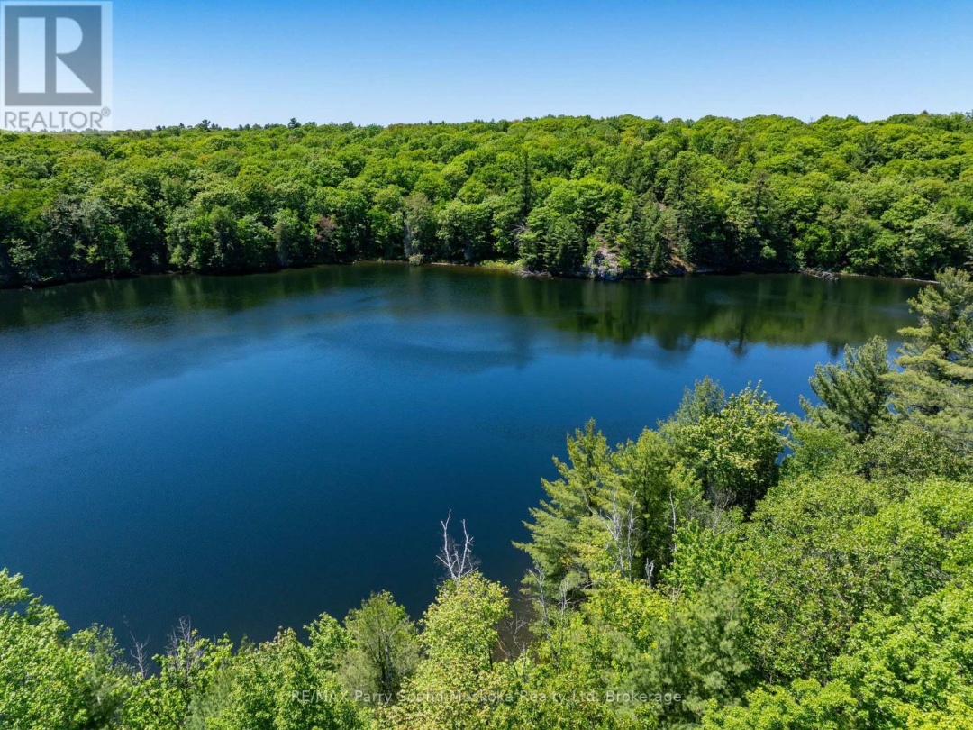 21 WEE-GE-WA ROAD, Clear Lake