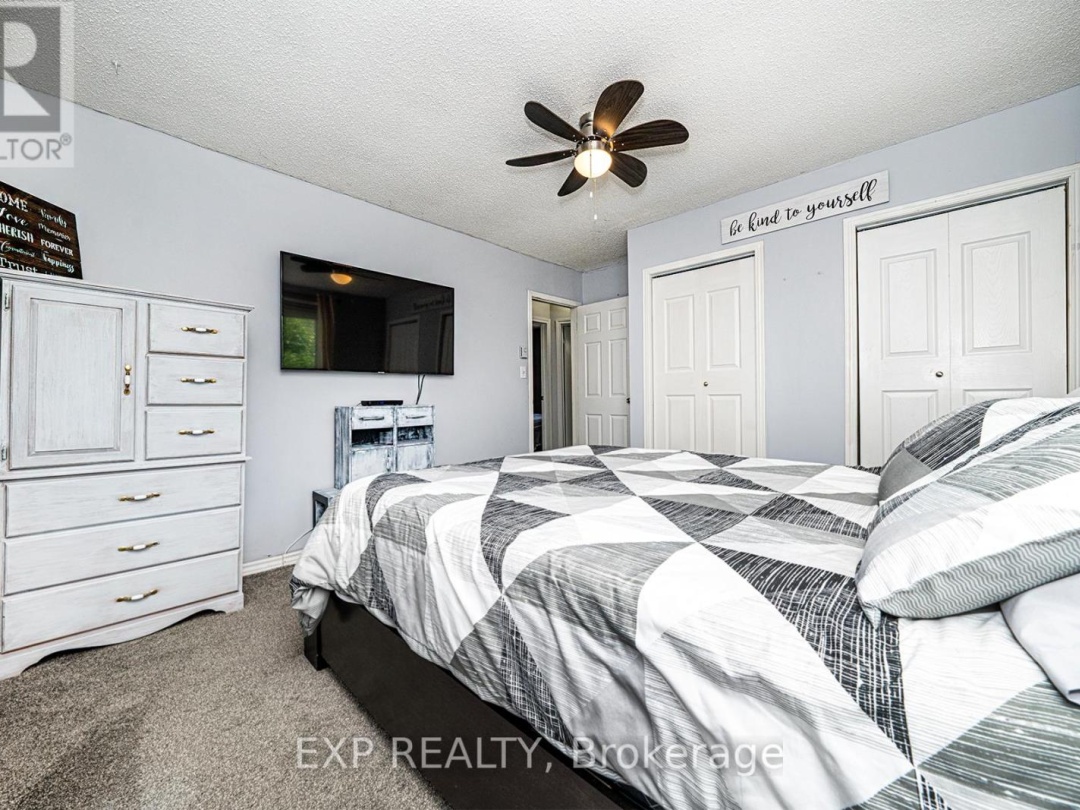 8 PINEWOOD BOULEVARD, 