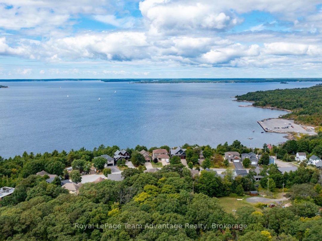 104 - 1 GEORGIAN BAY AVENUE, Parry Sound