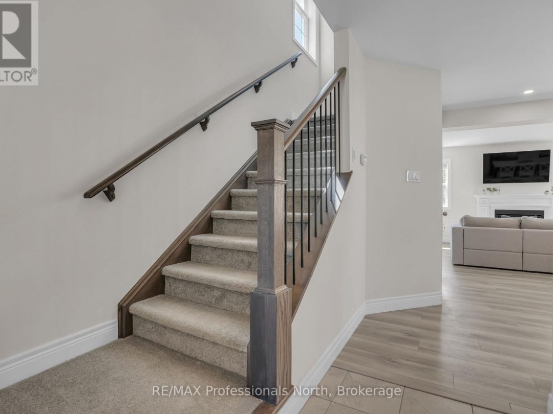 33 WHITEHORN PARK ROAD W, Bracebridge (Macaulay)