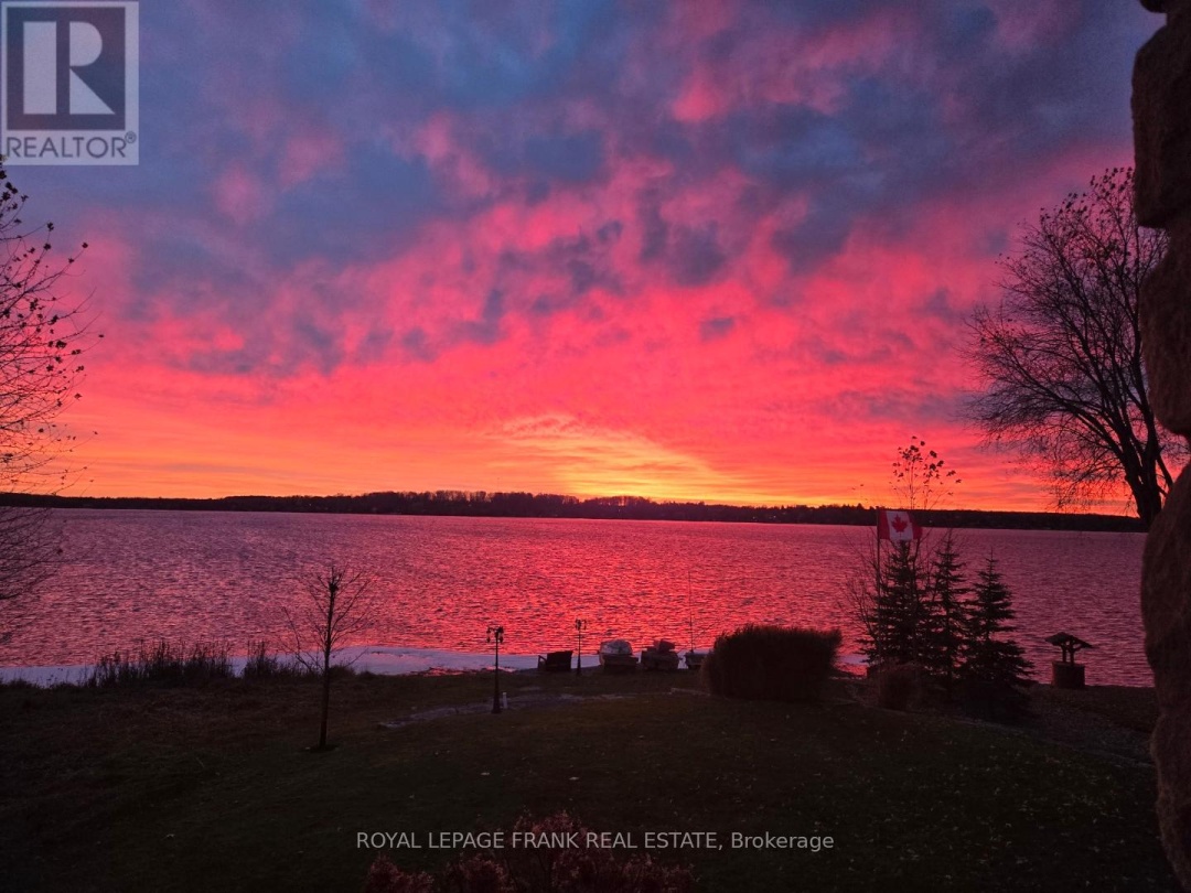 24 GILSON POINT PLACE, Lake Scugog