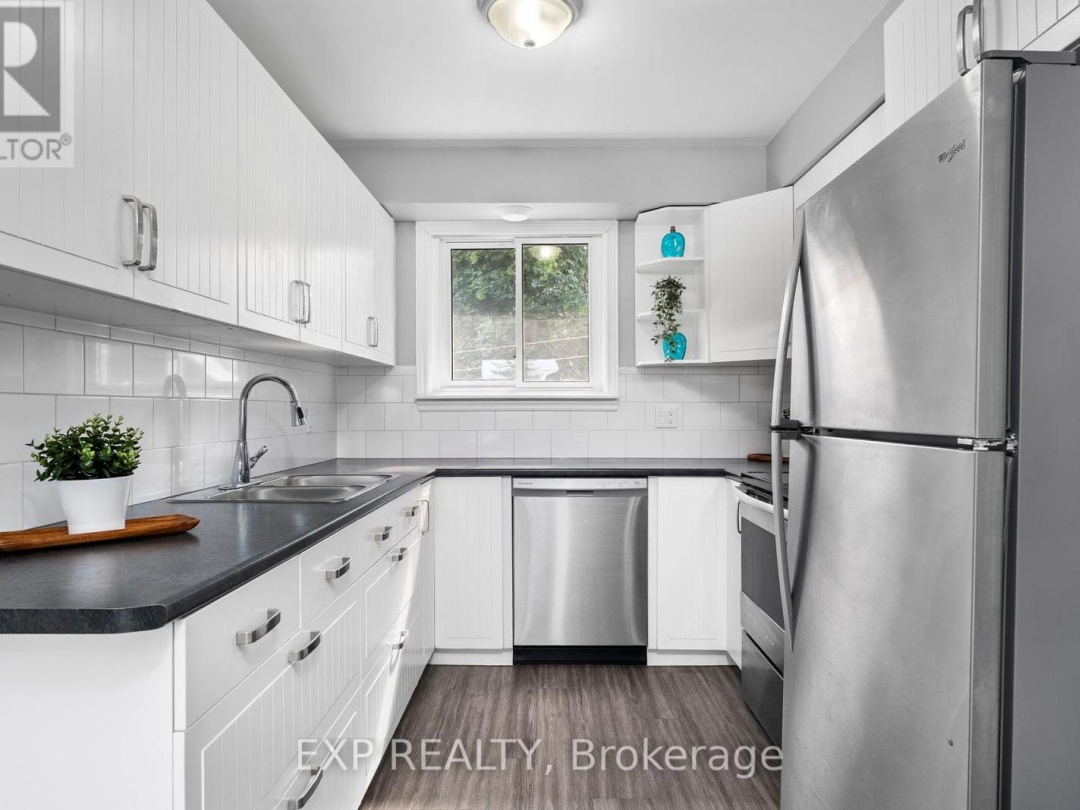 143 WESTMOUNT DRIVE N, 