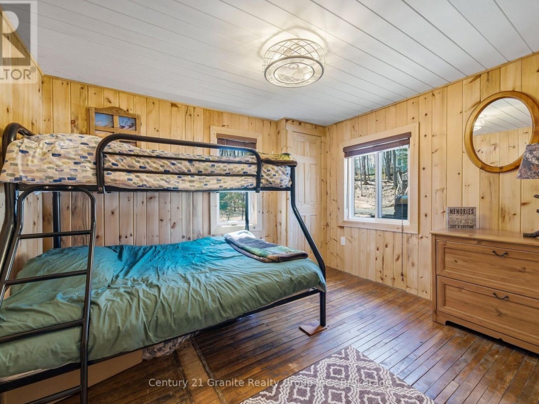 1035 HARVEST MOON LANE, Halls Lake