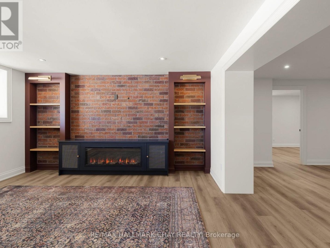 930 MARSHALL ROAD, Tiny