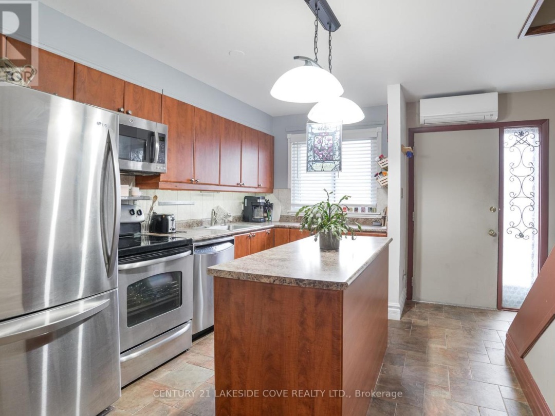 UNIT 29 - 1 PARADISE BOULEVARD, Lake Simcoe