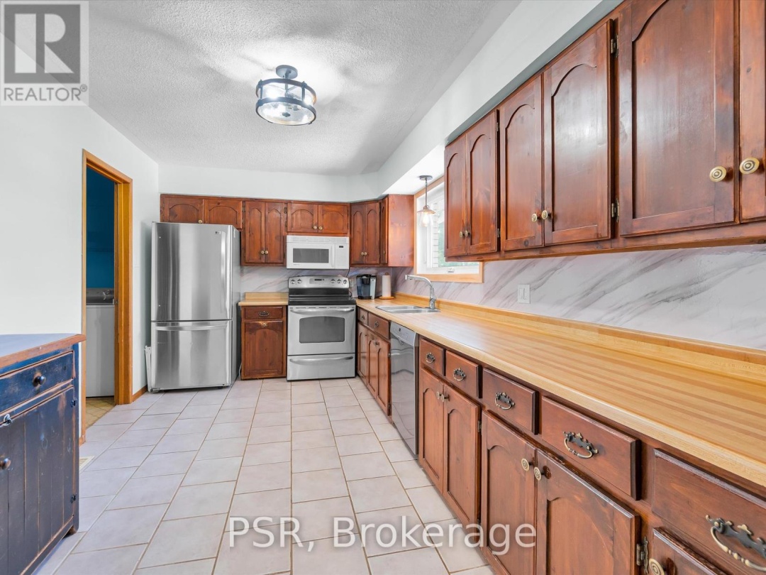 1016 KAHSHE LAKE ROAD S, 
