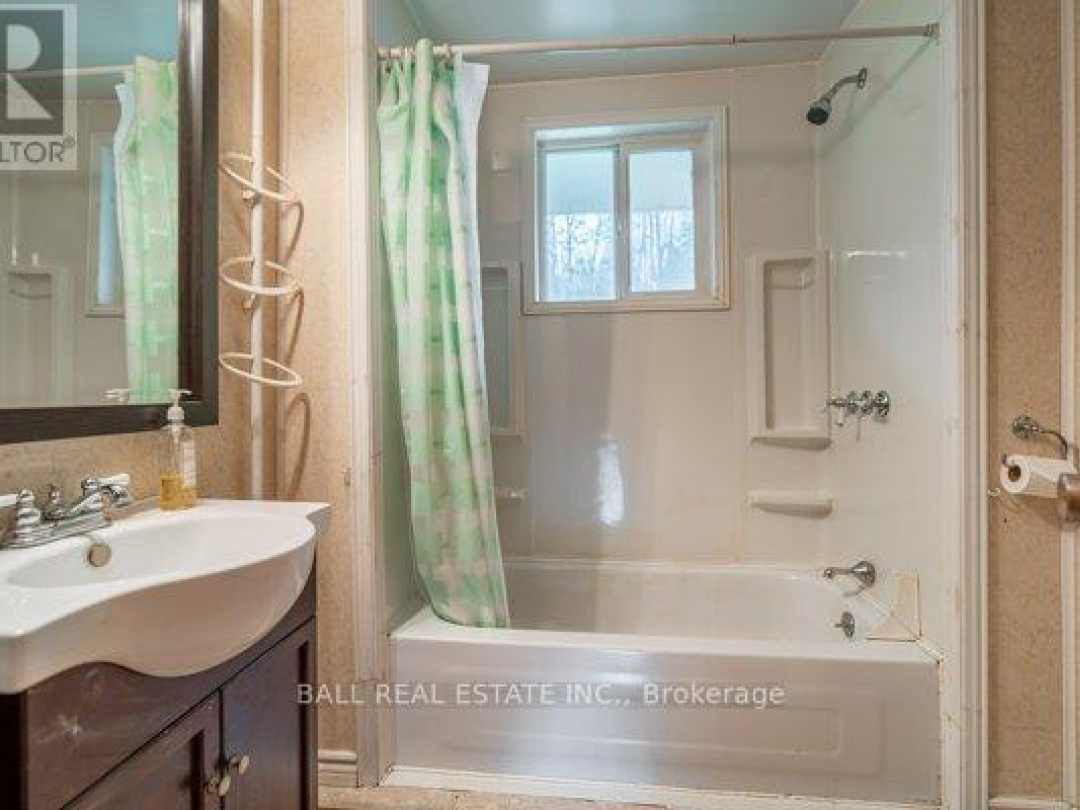 1047 DONROY ROAD, Highlands East (Glamorgan)