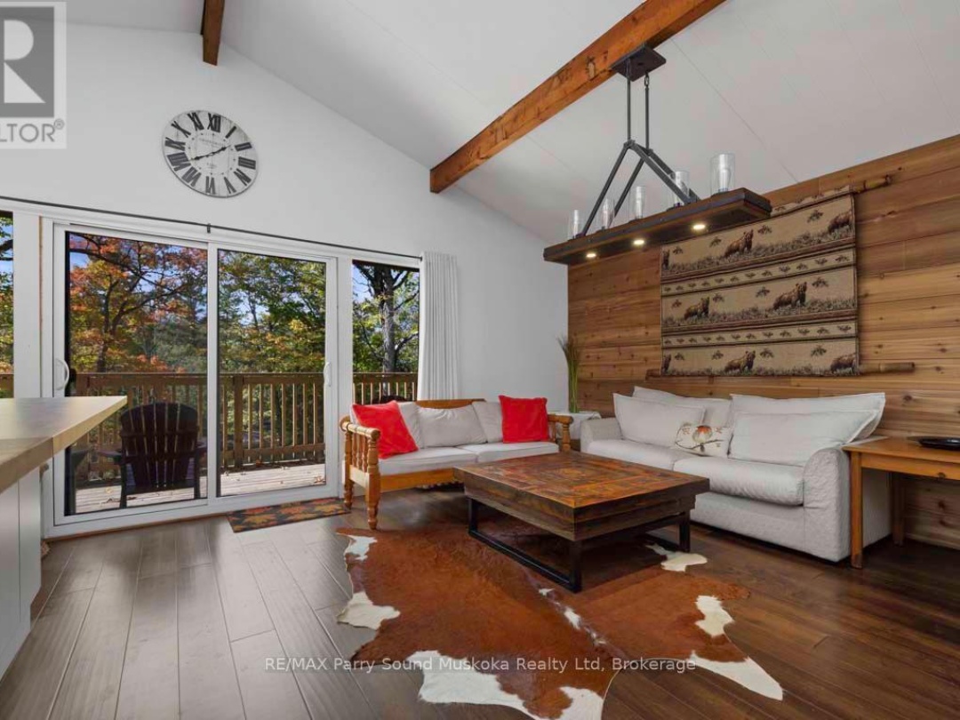 37 LYNBERRY DRIVE, Little Seguin River
