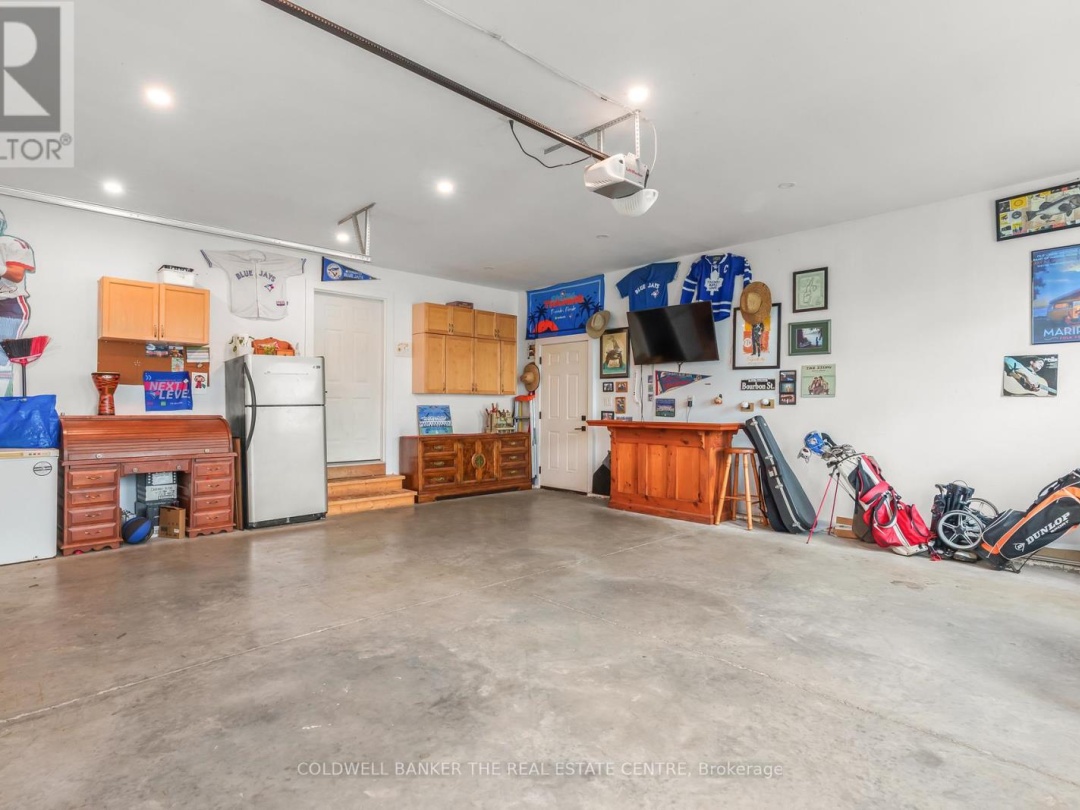 2656 WESTSHORE CRESCENT, 