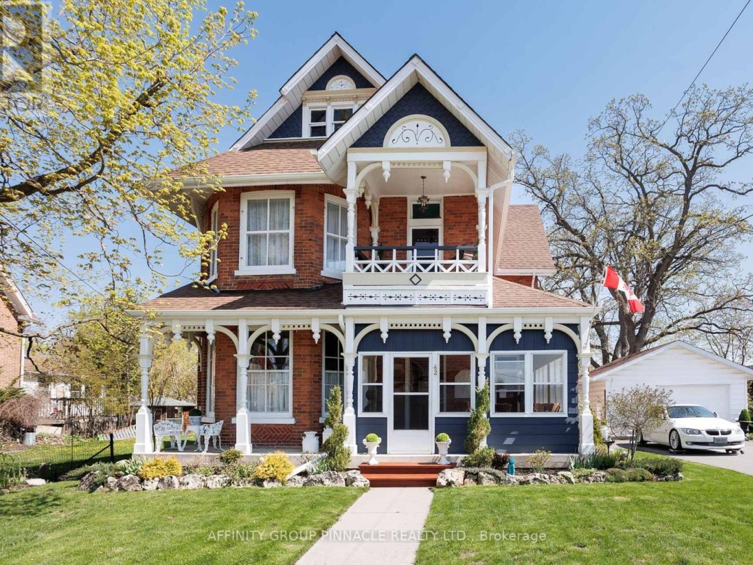 42 OAK STREET, Kawartha Lakes (Fenelon Falls)