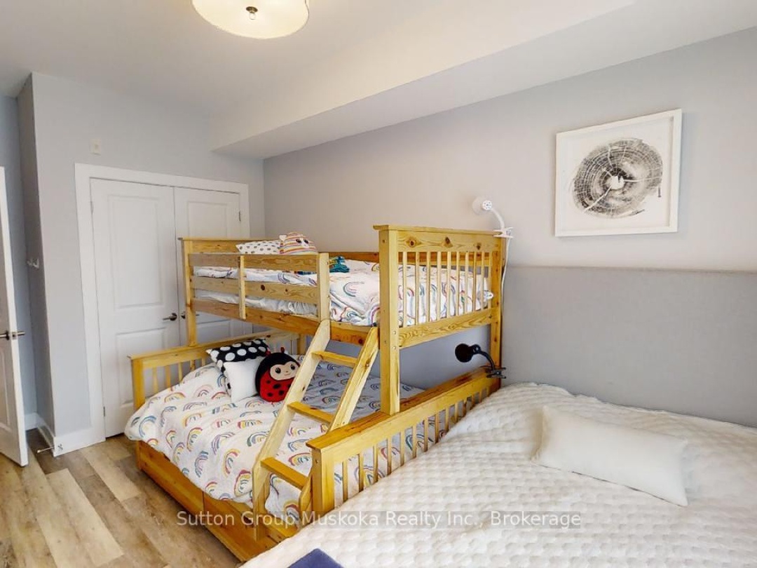 318 - 25 PEN LAKE POINT ROAD, 