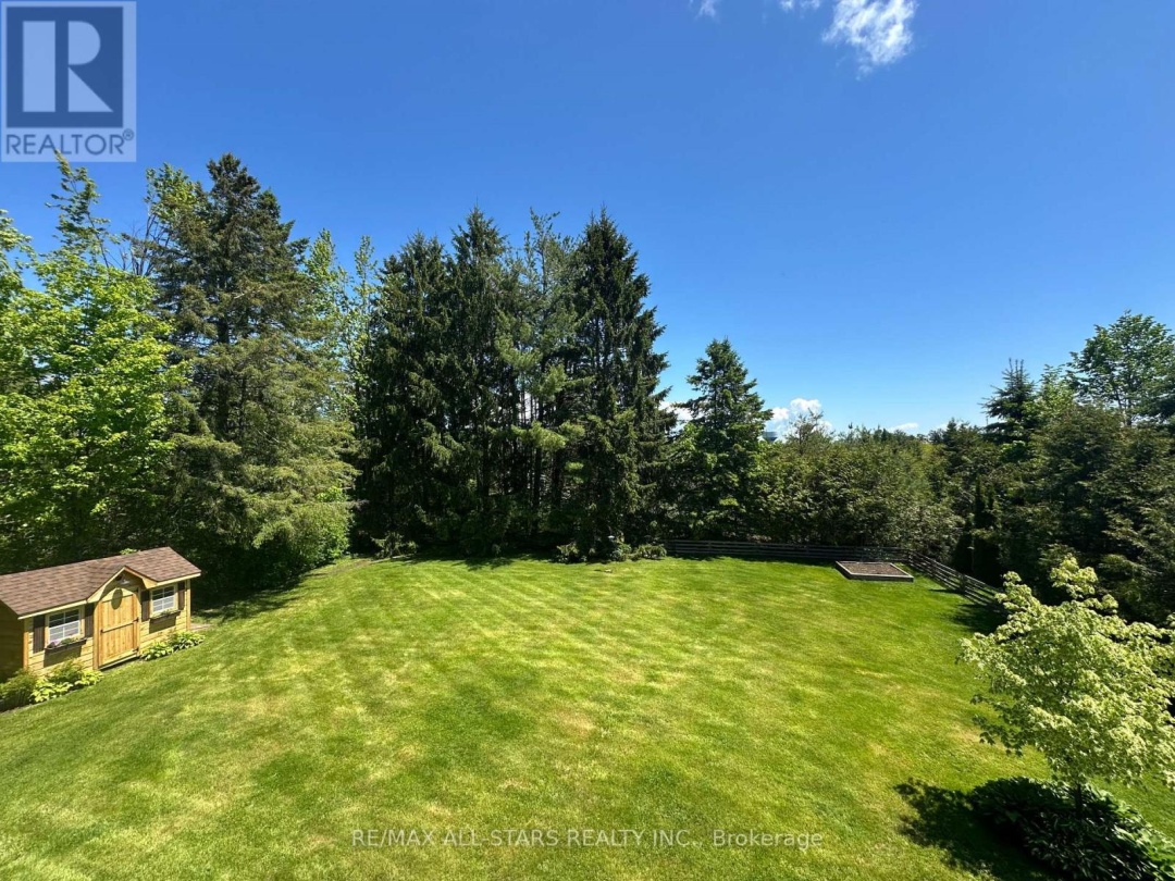 243 WEST STREET, Kawartha Lakes (Bobcaygeon)
