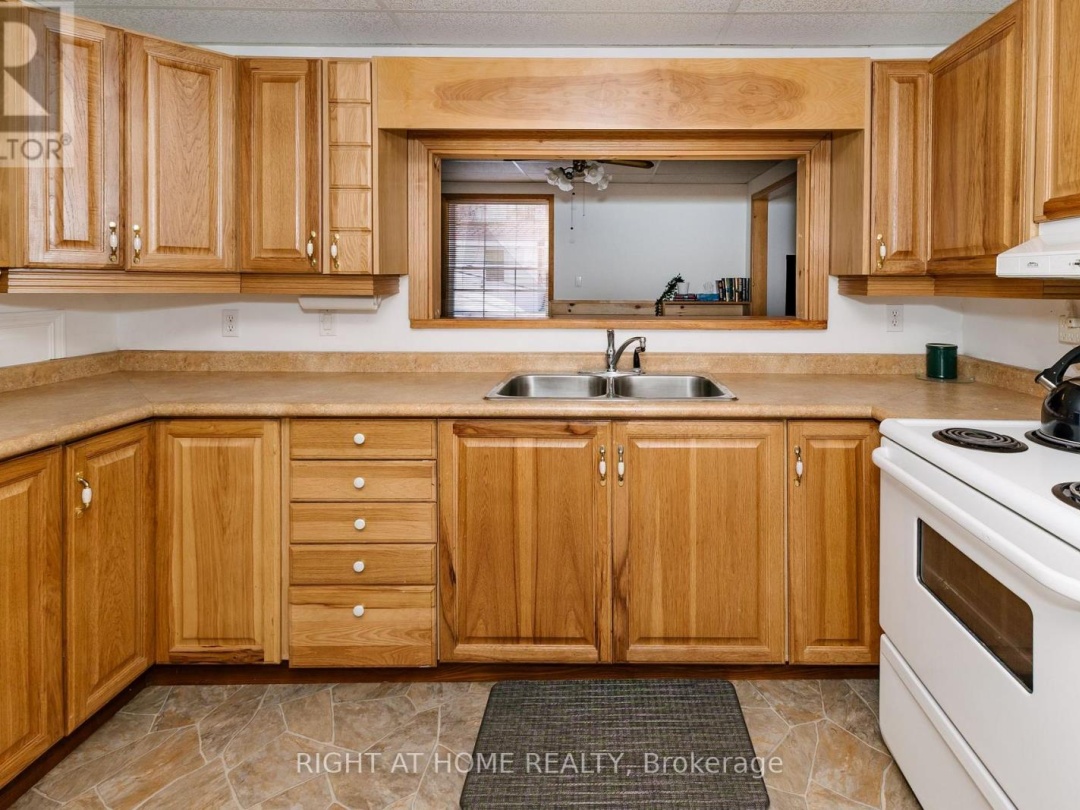 16366 HWY 35, Algonquin Highlands (Stanhope)