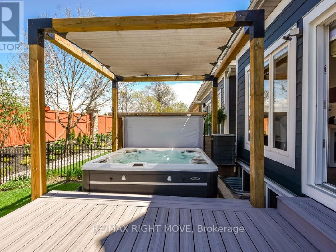 28 - 10 INVERMARA COURT, Lake Simcoe