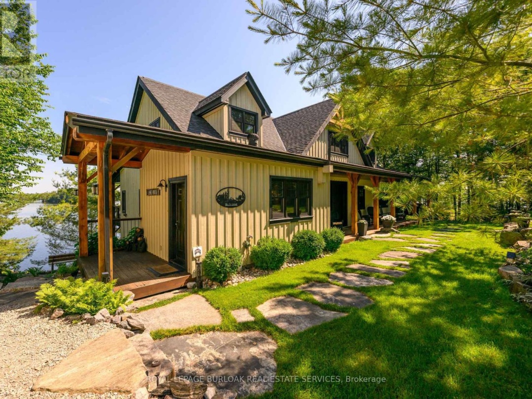 990 HASKETT'S DRIVE, Six Mile Lake