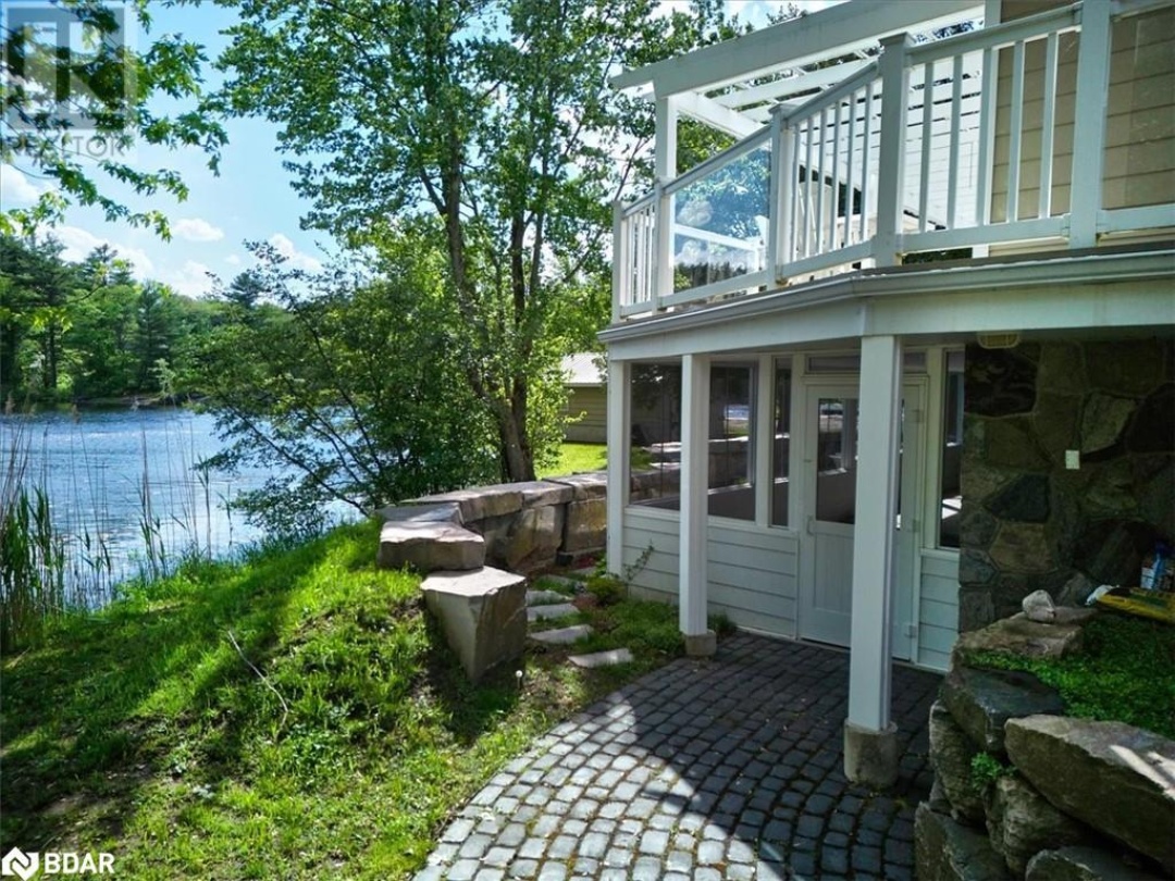 1139 River Lane, Sparrow Lake