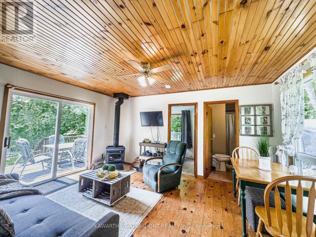 1120 ENGLISH CIRCLE, Tamarack Lake