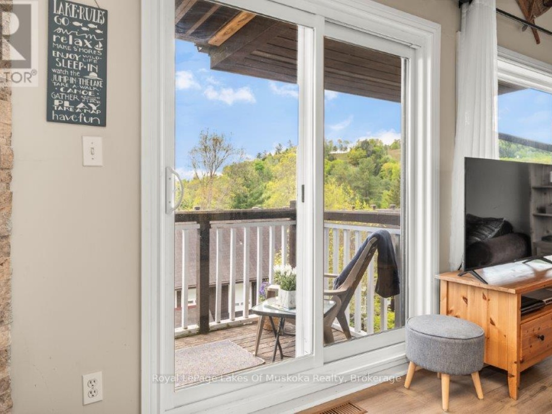 30 TURNER DRIVE, Peninsula Lake