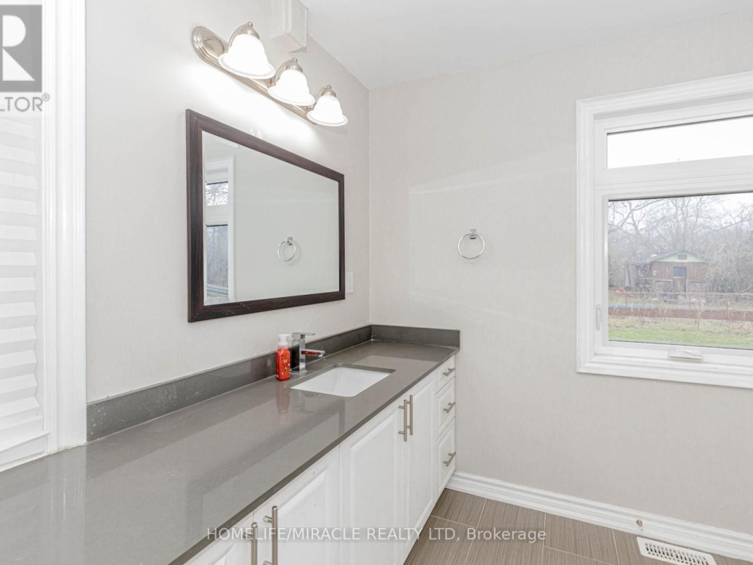 637 Simcoe Street, Brock (Beaverton)