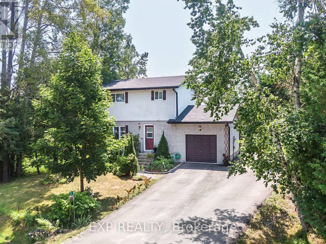 8 PINEWOOD BOULEVARD, 