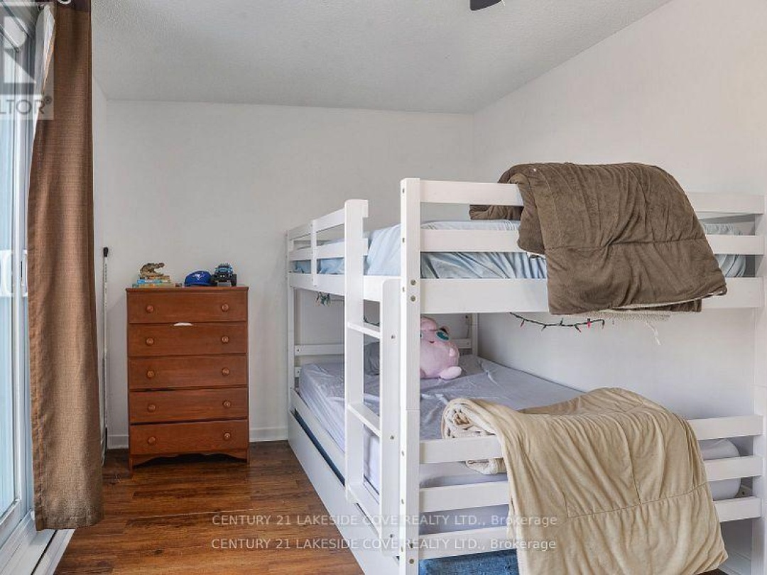 Unit 5 4 Paradise Boulevard, Lake Simcoe