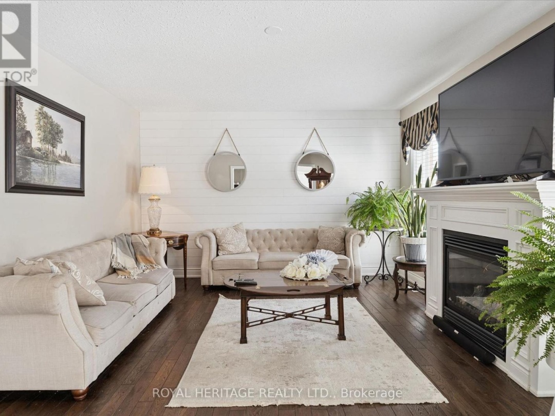 3074 EMPEROR DRIVE, Lake Simcoe