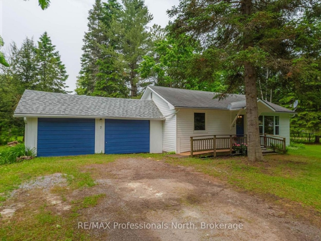7 STOUFFER STREET, Minden Hills (Minden)