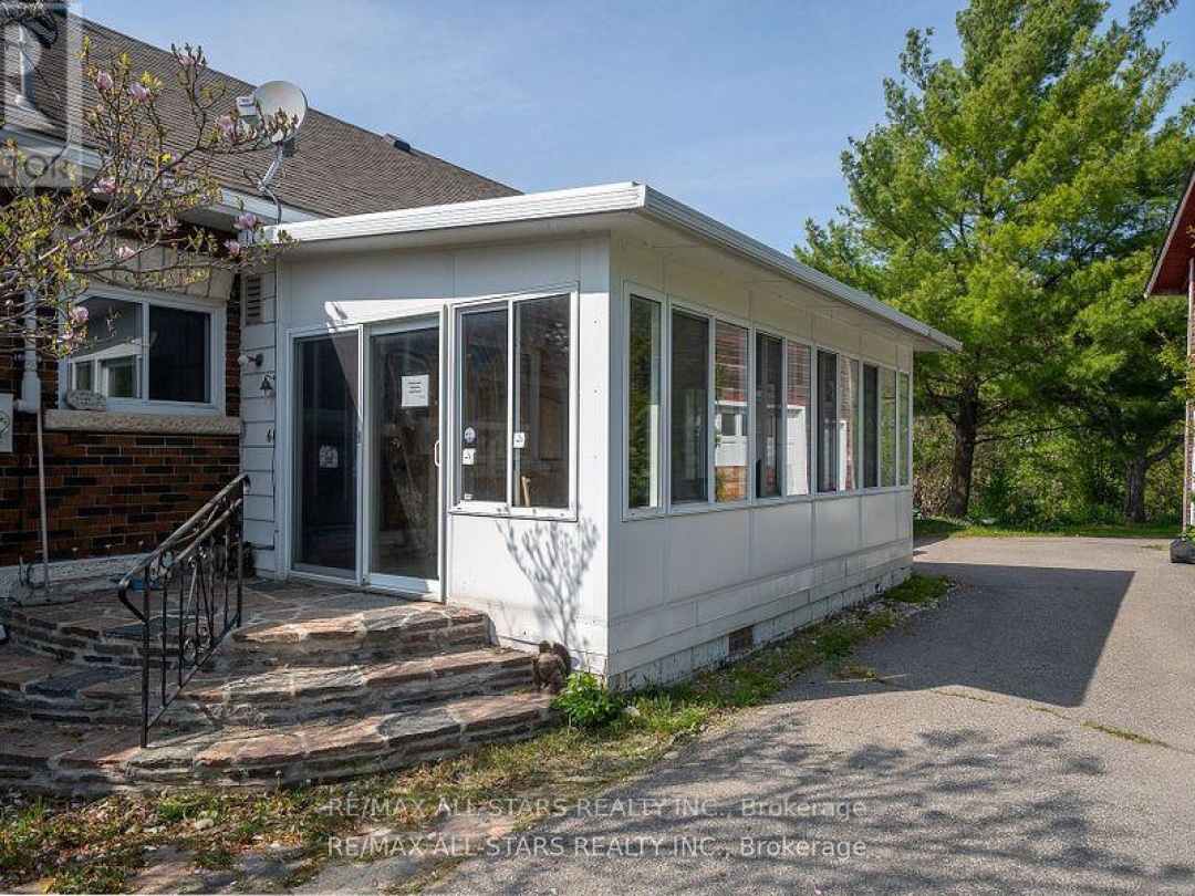 61 FRANCIS STREET E, Kawartha Lakes (Fenelon Falls)