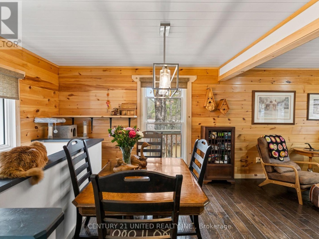 1001 ENGLISH CIRCLE, Tamarack Lake