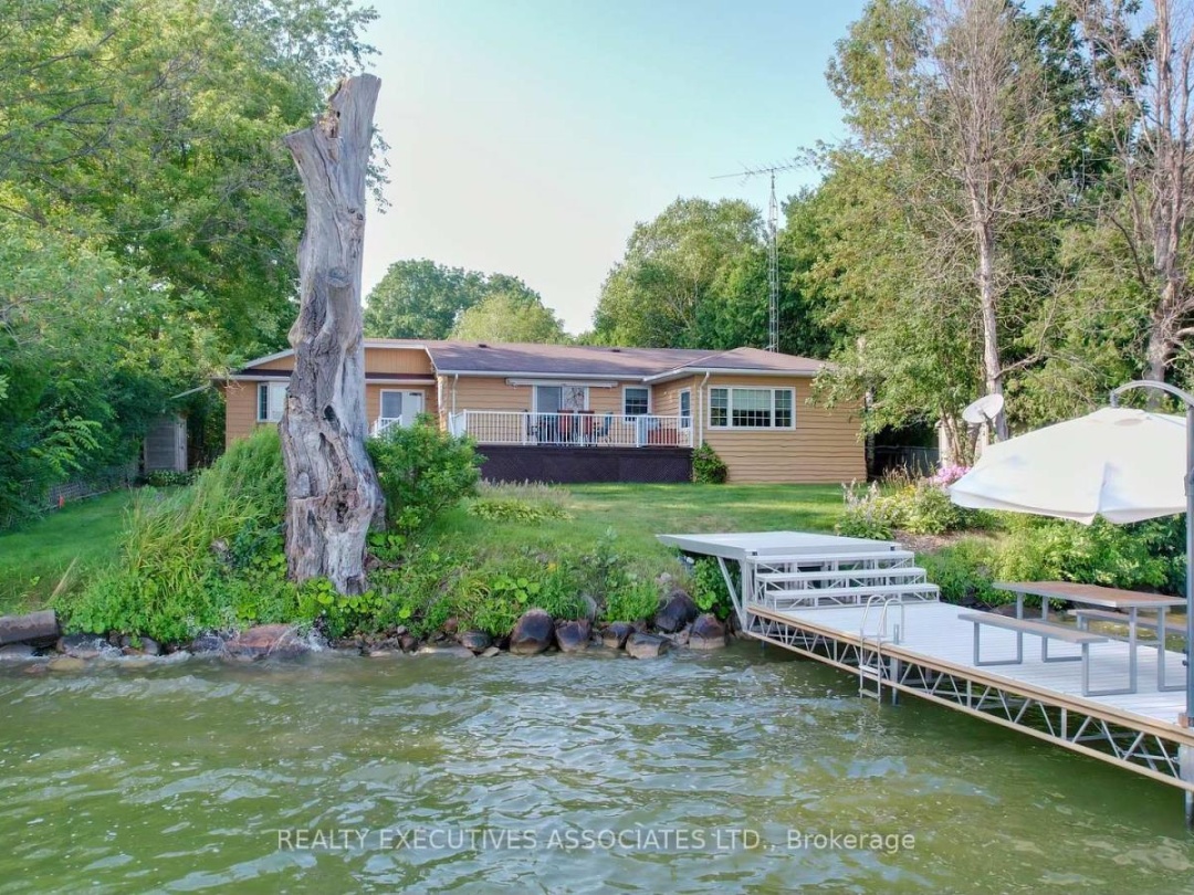 22 Lakeview Boulevard, Scugog Lake