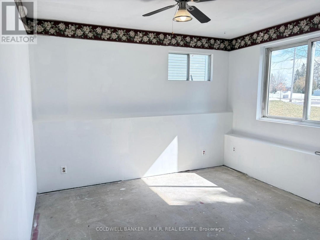 268 MCGUIRE BEACH ROAD, Canal Lake