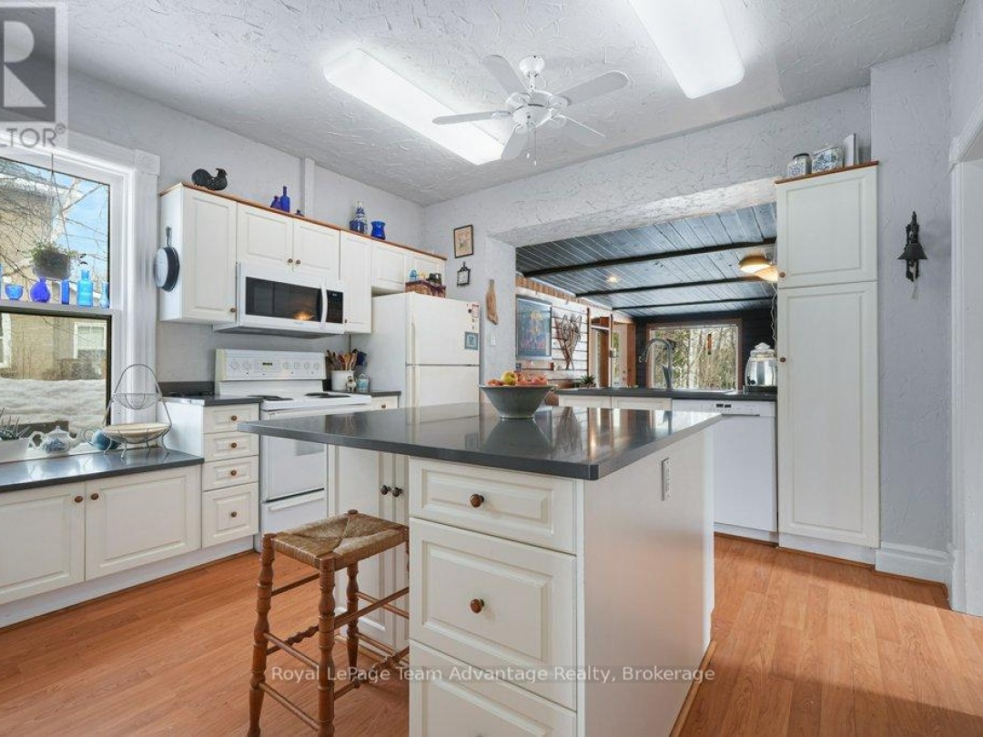 79 GIBSON STREET, Parry Sound