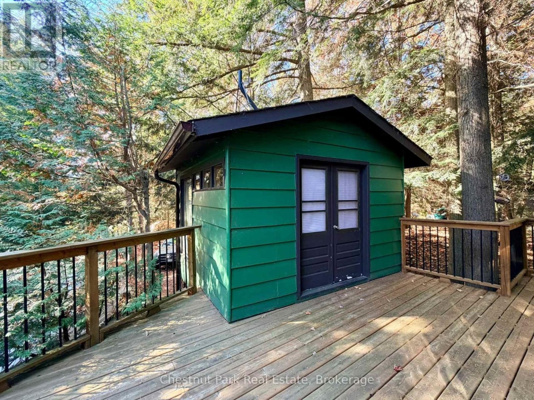 1062 ELMHURST LANE, Kennisis Lake