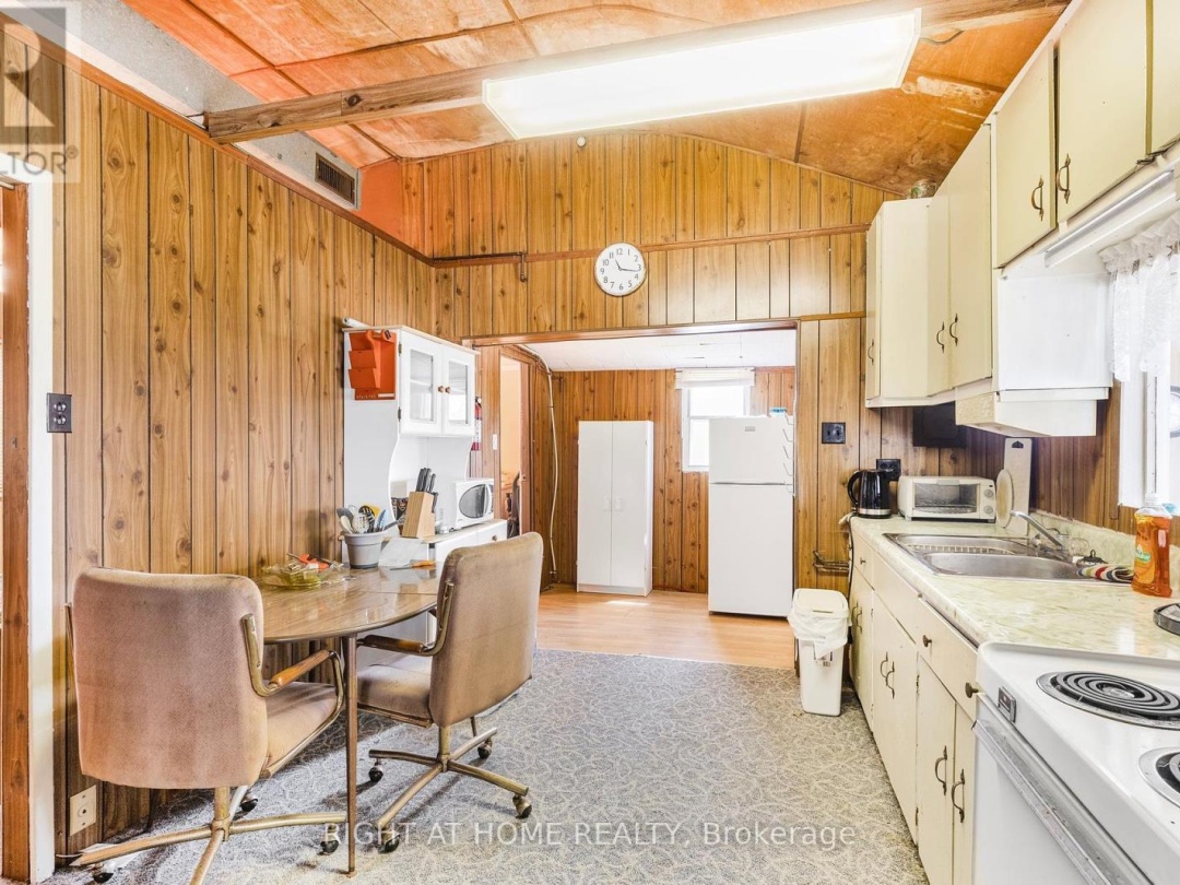 194 MCGUIRE BEACH ROAD, Kawartha Lakes (Carden)