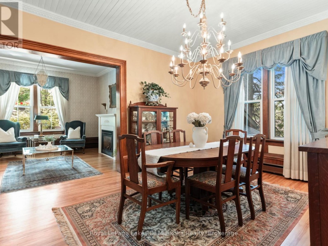 229 FRASERBURG ROAD, Bracebridge (Macaulay)