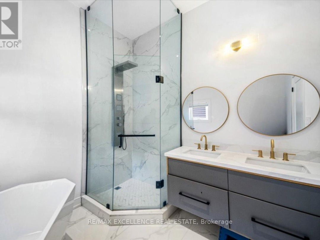 3717 QUAYSIDE DRIVE, Severn (West Shore)