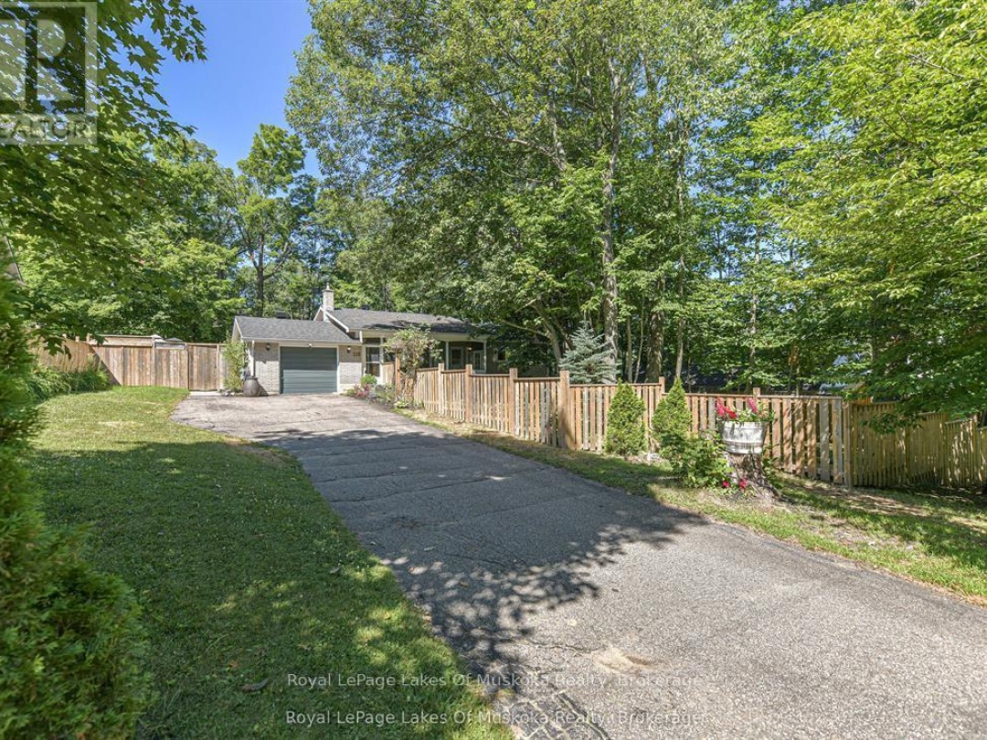 115 DOUGLAS STREET, Gravenhurst (Muskoka (S))