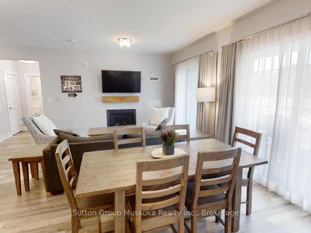 318 - 25 PEN LAKE POINT ROAD, 