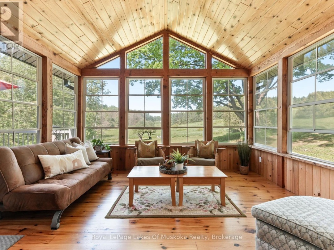 229 FRASERBURG ROAD, Bracebridge (Macaulay)