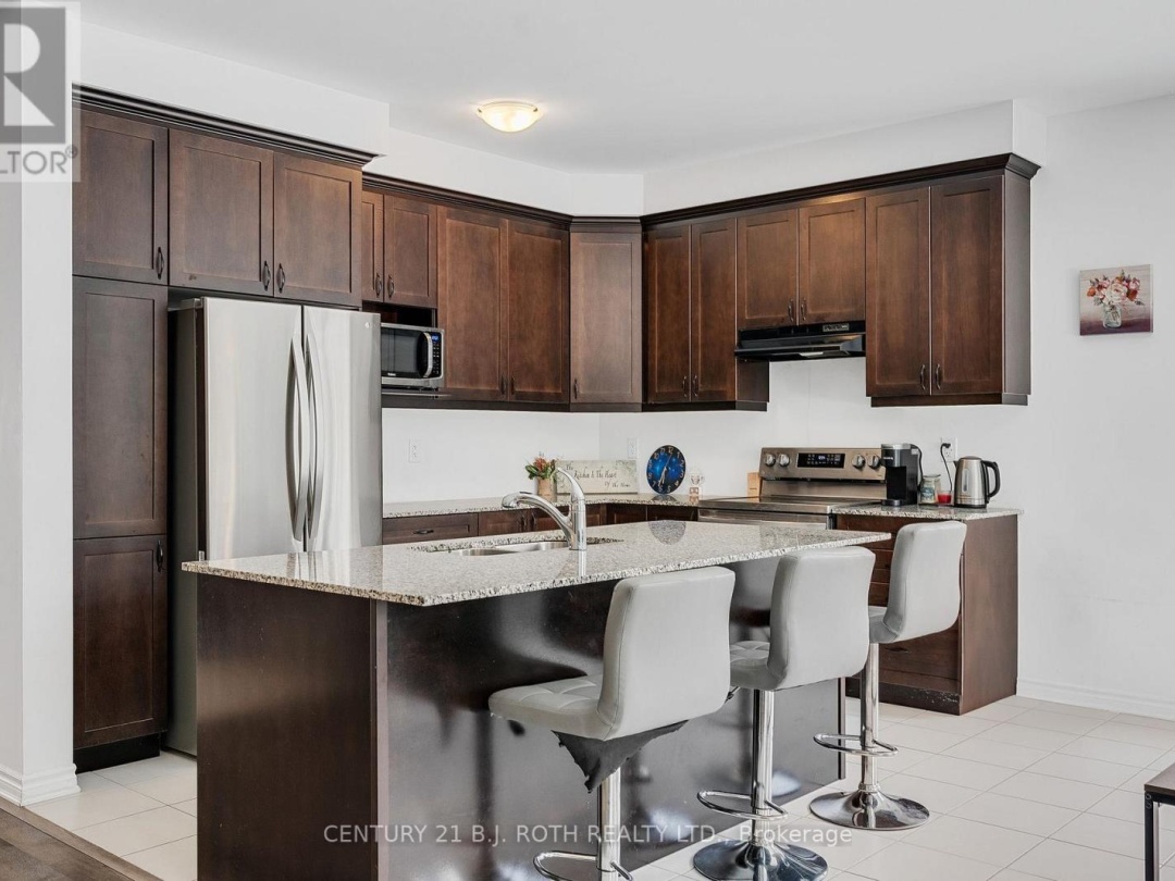 22 DYER CRESCENT, Bracebridge (Macaulay)