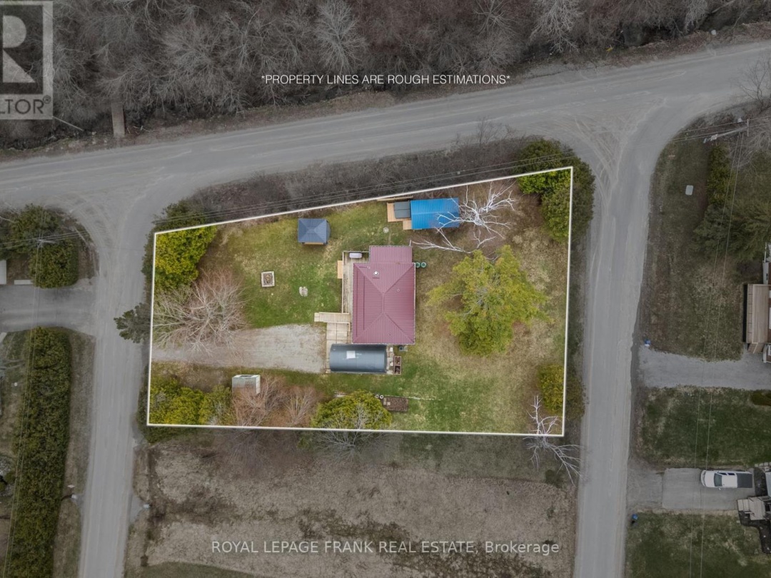 203 CROSBY DRIVE, Pigeon Lake