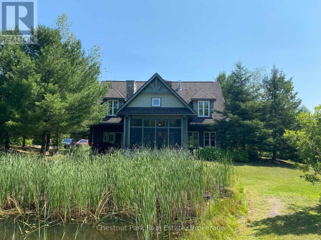 501 GLEN ABBEY WAY E, 