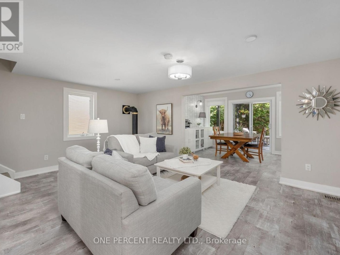 406 PETER STREET N, 