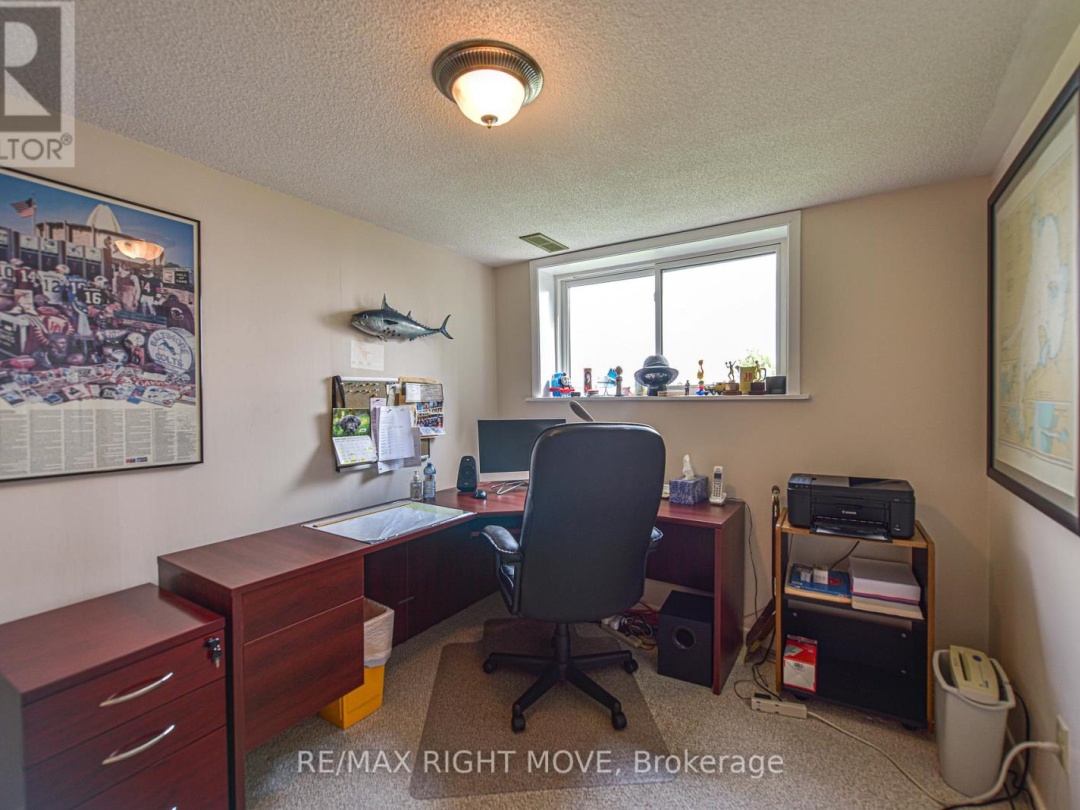 905 WOODLAND DRIVE, 