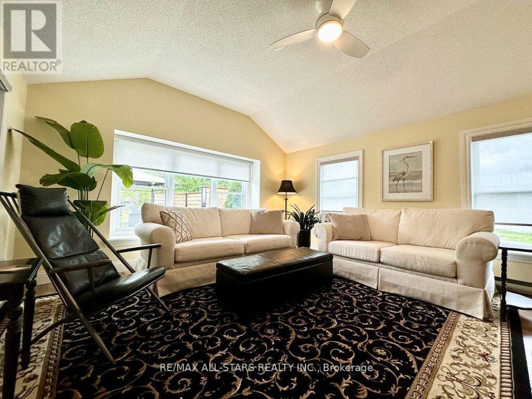 18 JOSEPH STREET, Kawartha Lakes (Bobcaygeon)