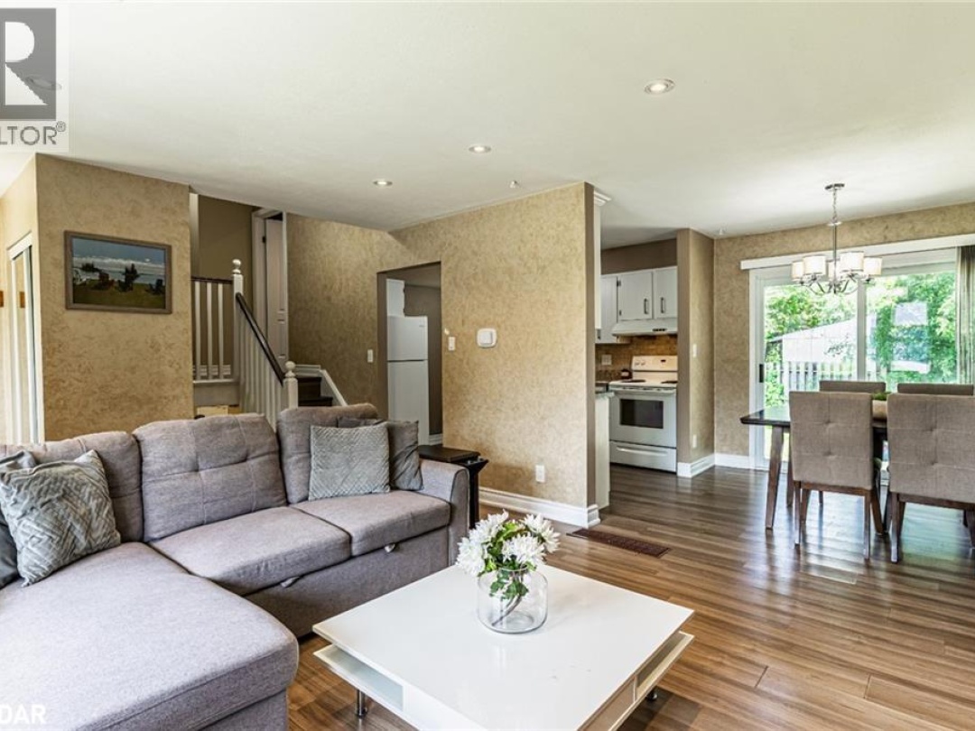 438 FOREST Avenue S, 